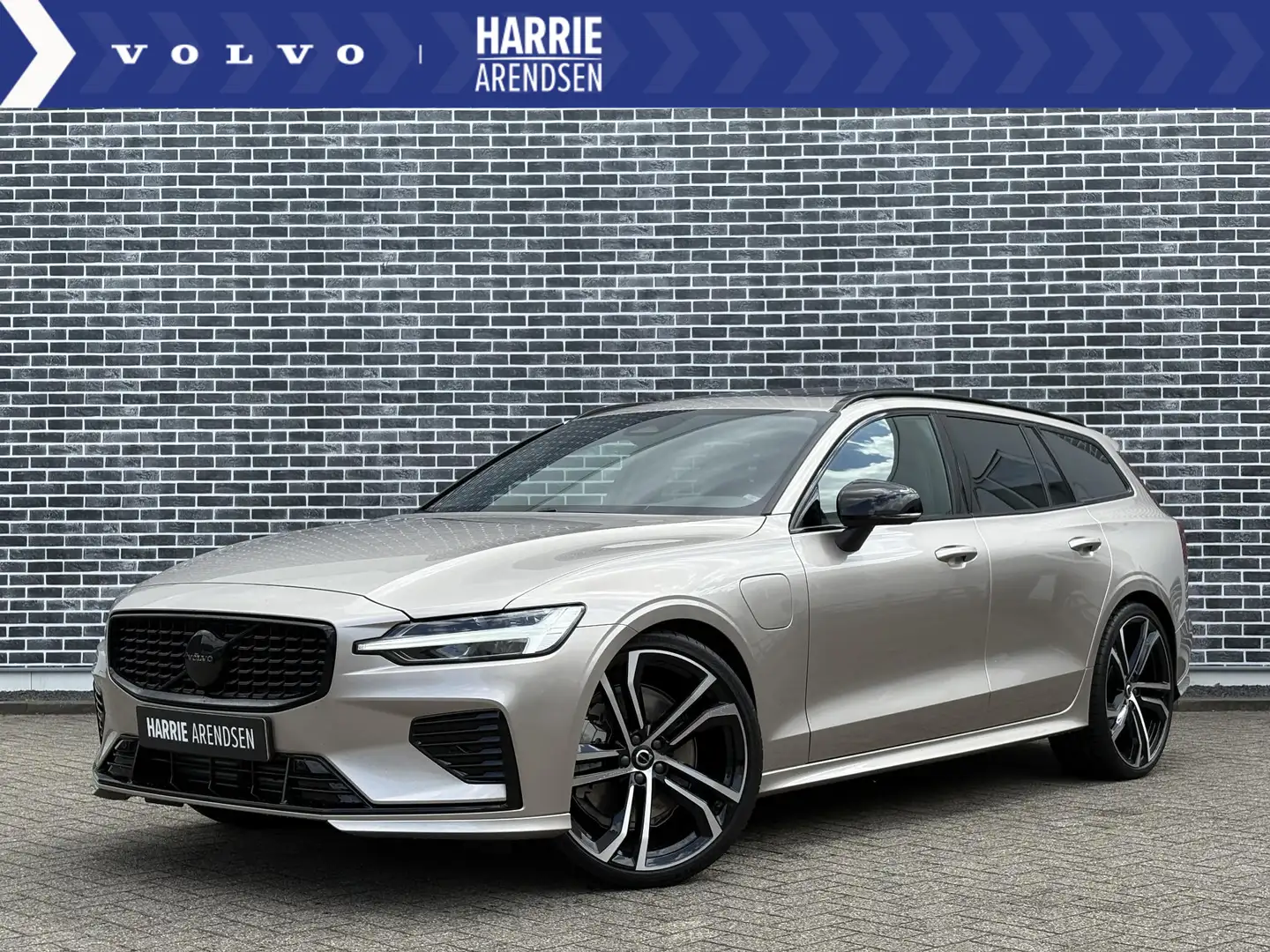 Volvo V60 T6 Recharge AWD Plus Dark, | Panoramadak | 21 inch Grijs - 1