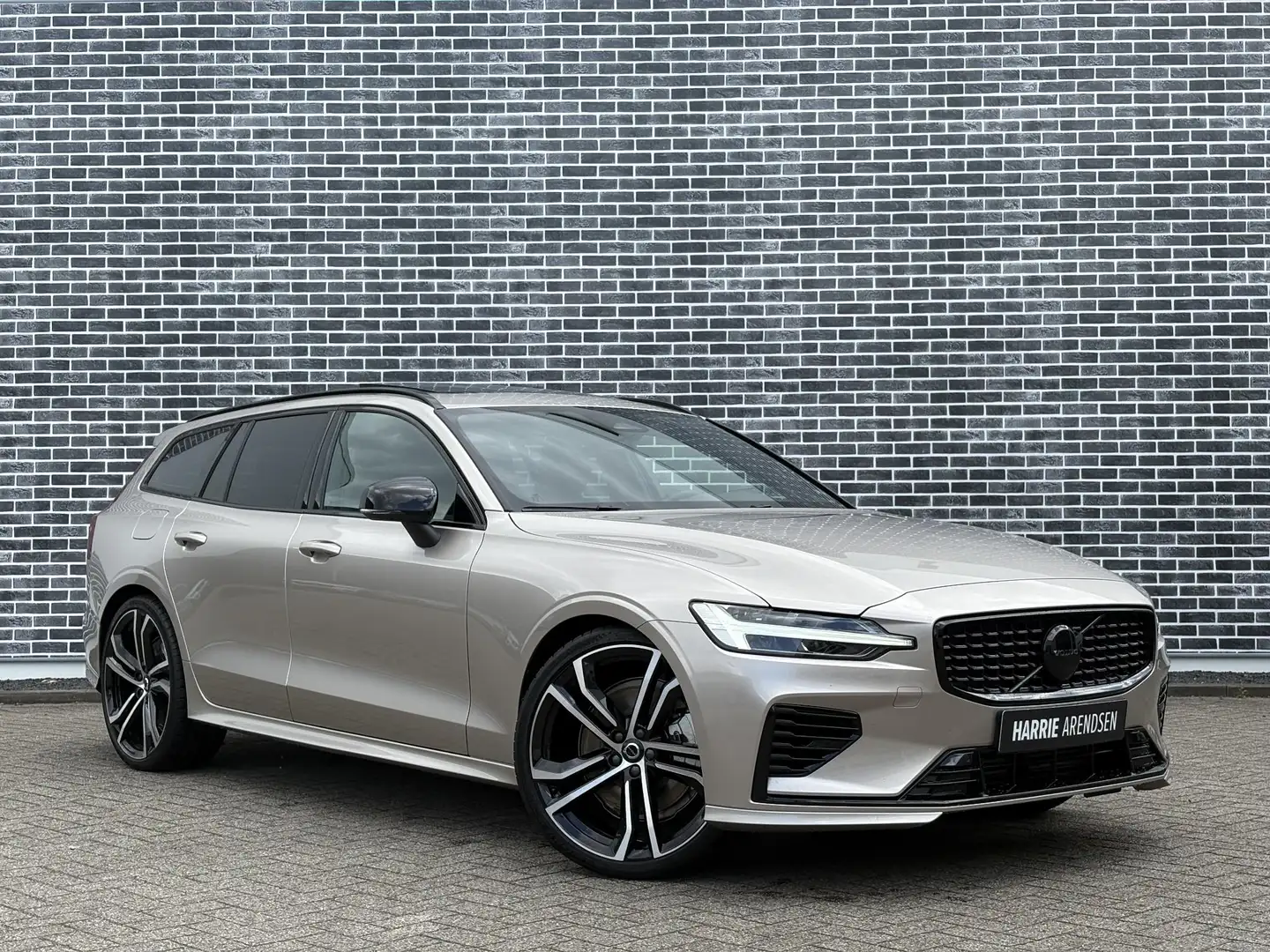 Volvo V60 T6 Recharge AWD Plus Dark, | Panoramadak | 21 inch Grijs - 2