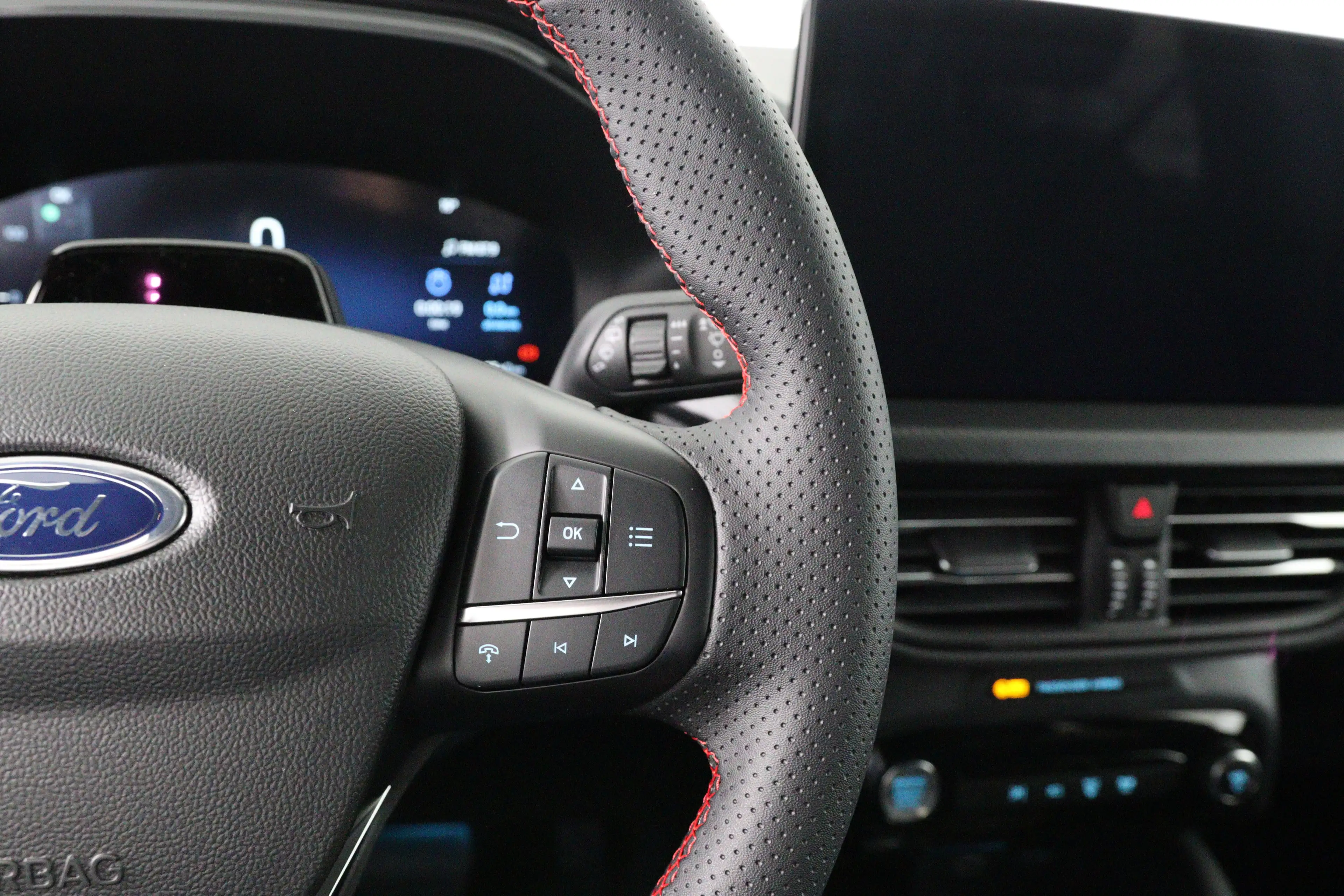 Ford Kuga 2.5 PHEV ST-Line | Trekhaak Elektrisch | Cruise Co — photo 28