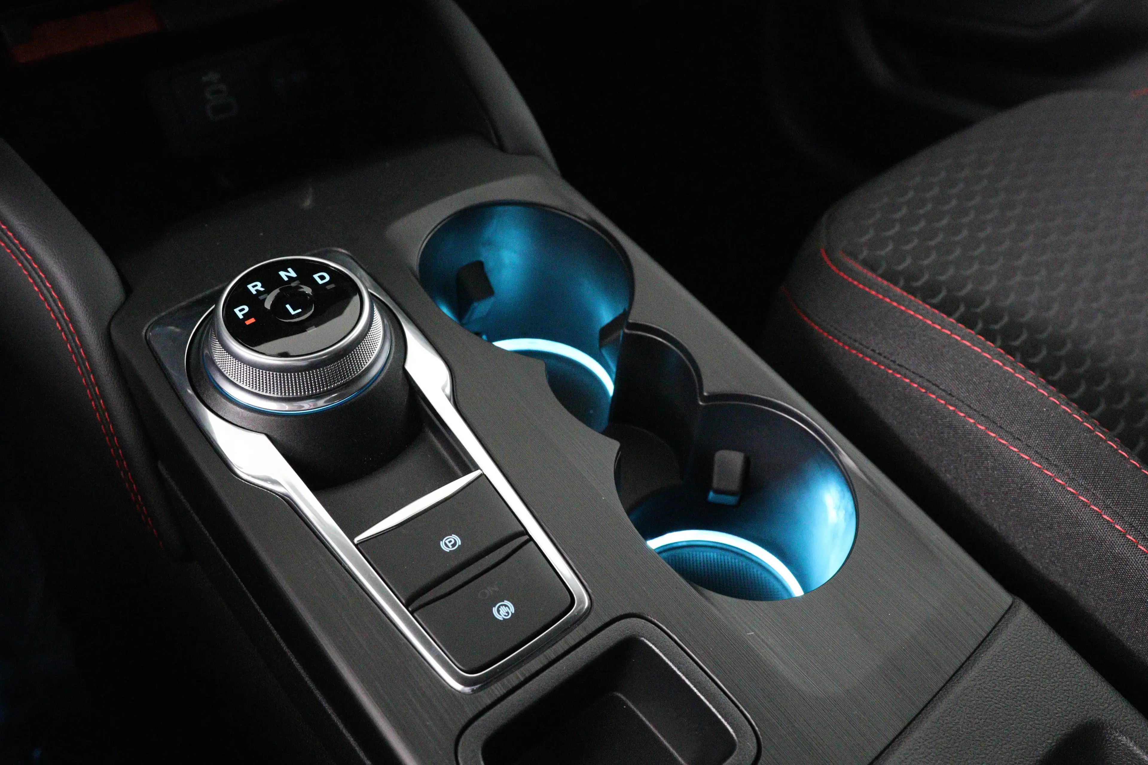 Ford Kuga 2.5 PHEV ST-Line | Trekhaak Elektrisch | Cruise Co — photo 31