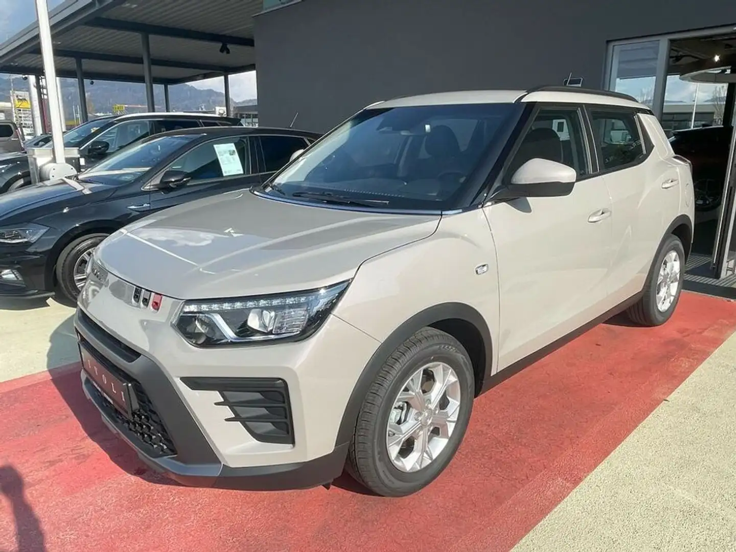 KGM Tivoli KGM 1.5 GDI Style Automatik Grau - 1