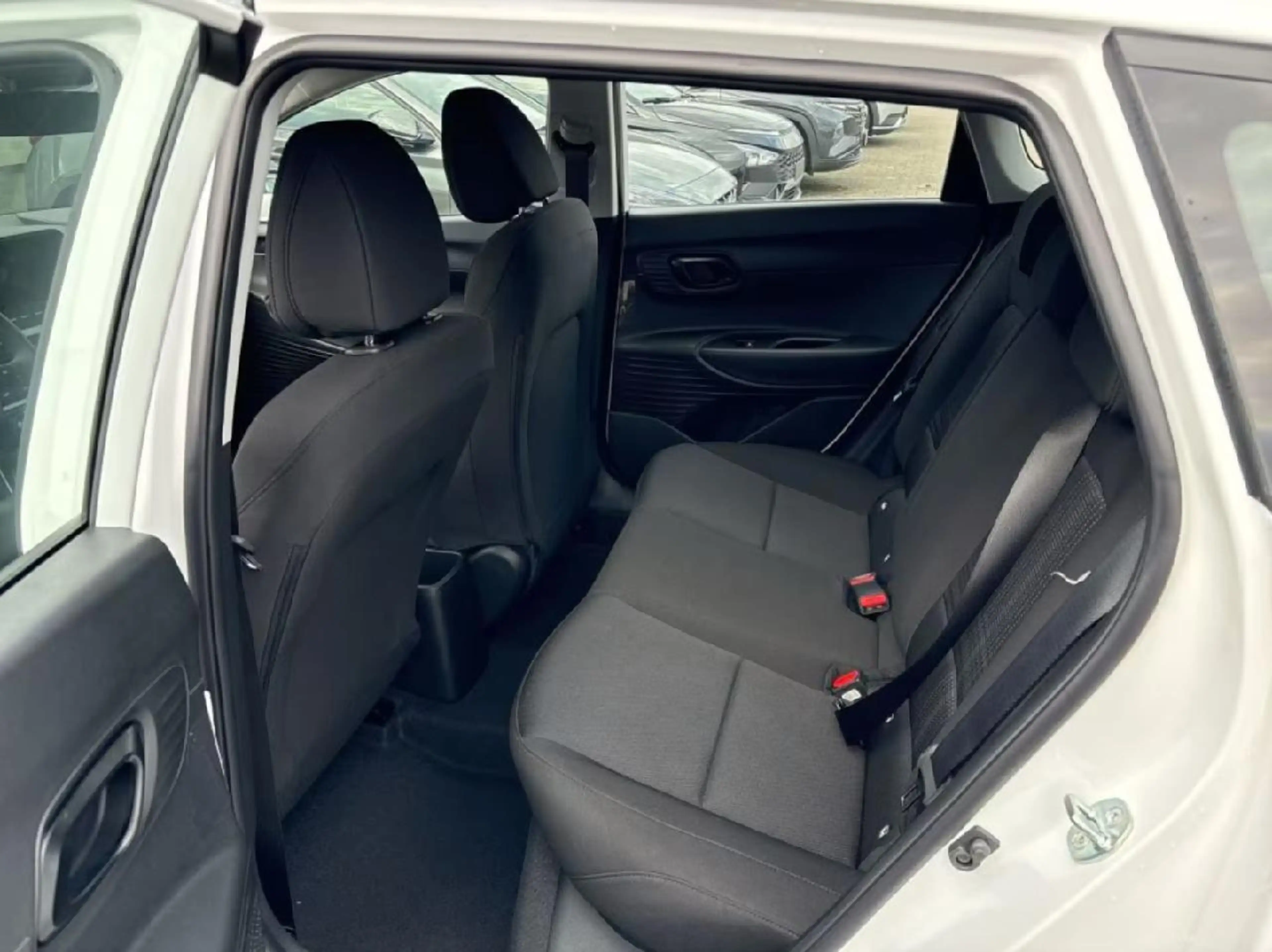 Hyundai BAYON Select 2WD,KLIMA,NAVI,RFK,MFL — photo 9