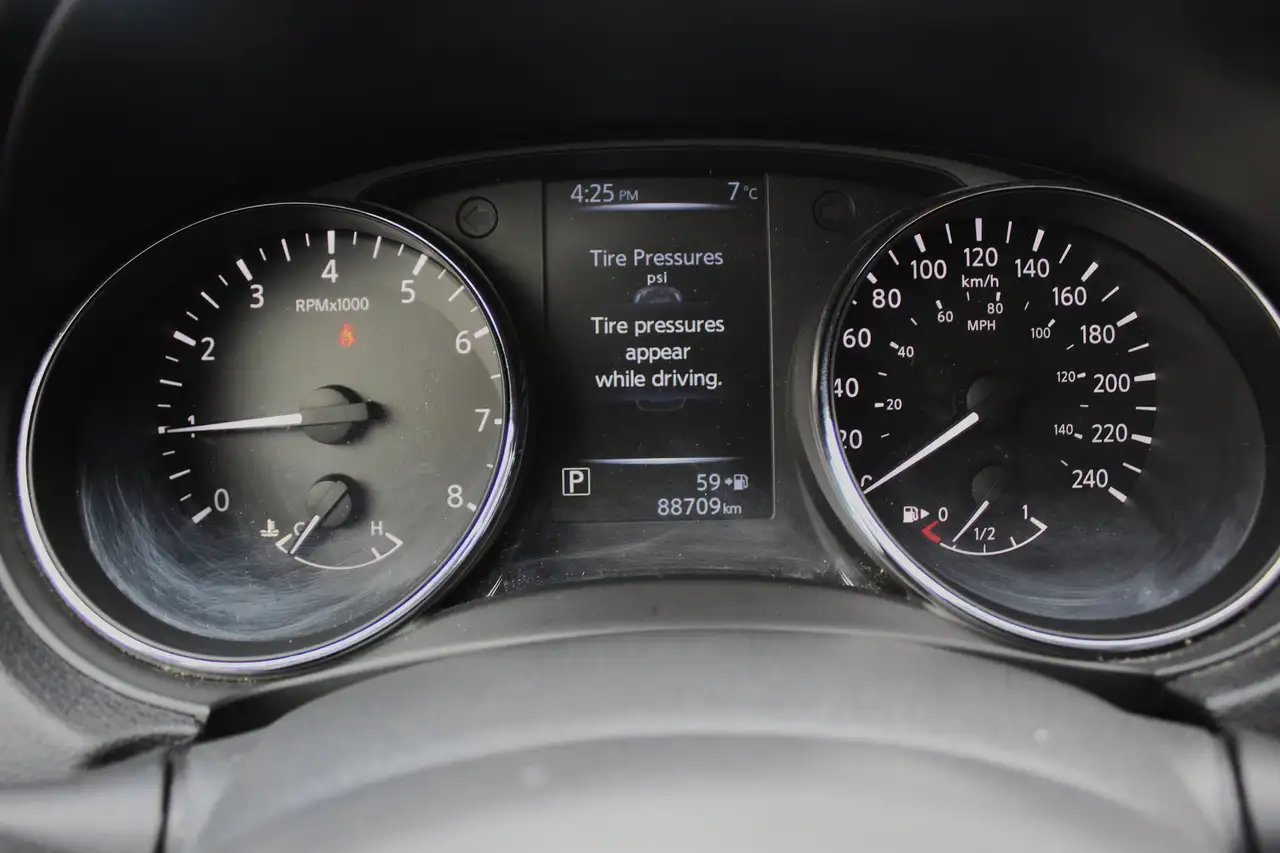 Nissan Rogue снимка Nissan Rogue