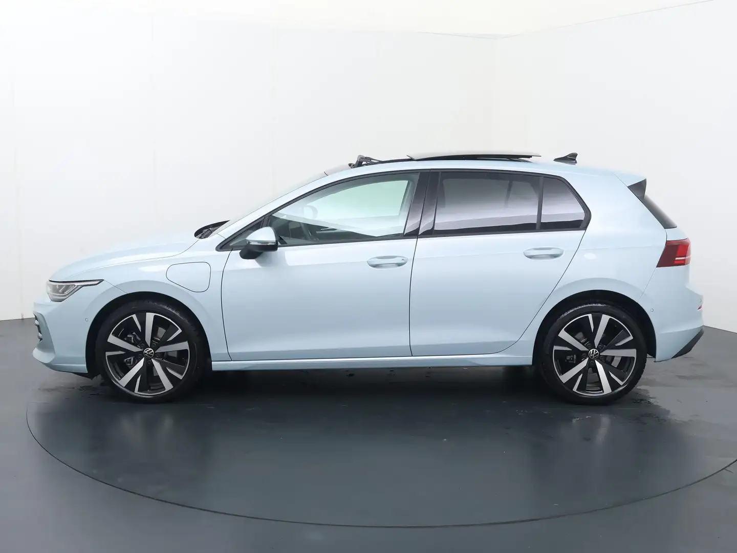 Volkswagen Golf 1.5 eHybrid Life Edition | 204 PK | Automaat | SoH Bleu - 2