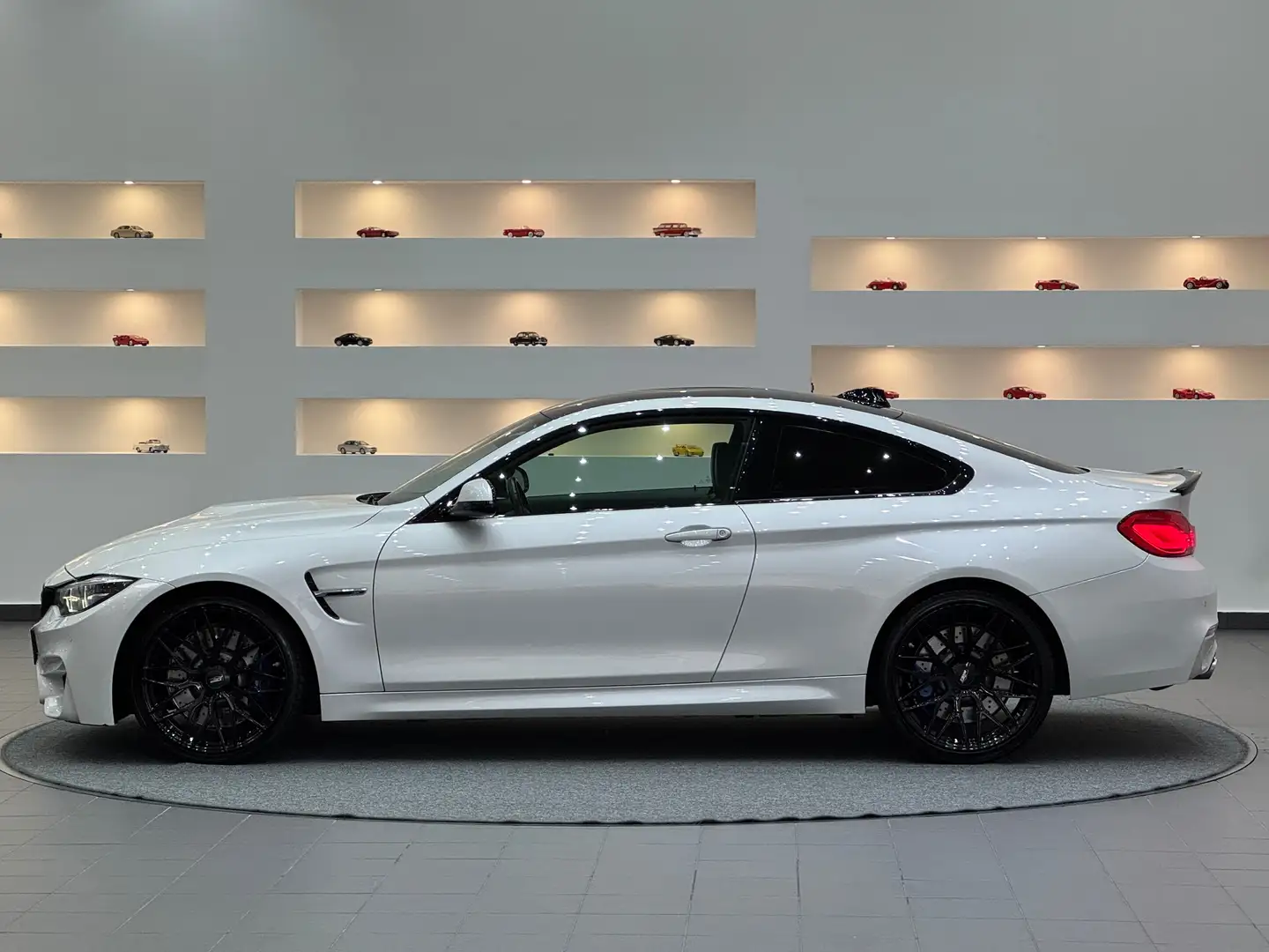 BMW M4 LCI *Facelift* Weiß - 2