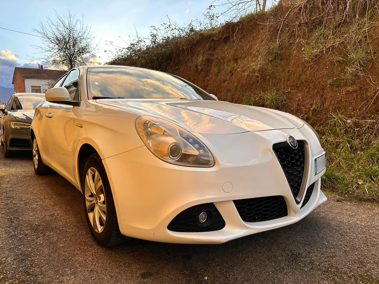 Alfa Romeo Giulietta Giulietta+1.6+jtdm(2)+Distinctive Bianco - 2