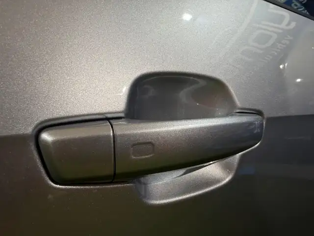 Audi Q2 view 24