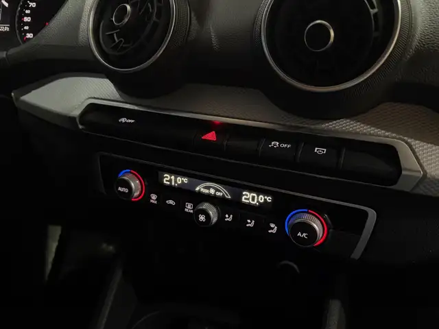 Audi Q2 view 13