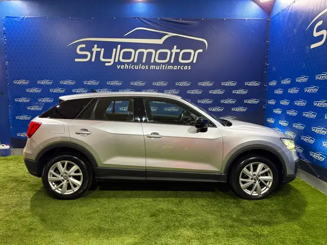 Audi Q2 view 8