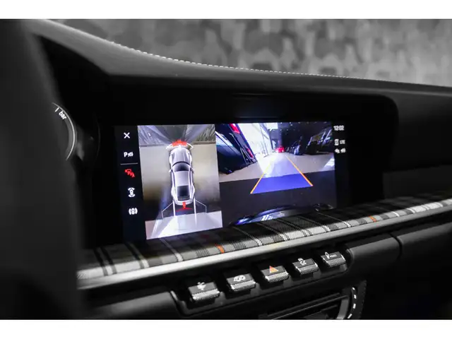 Porsche 911 view 15