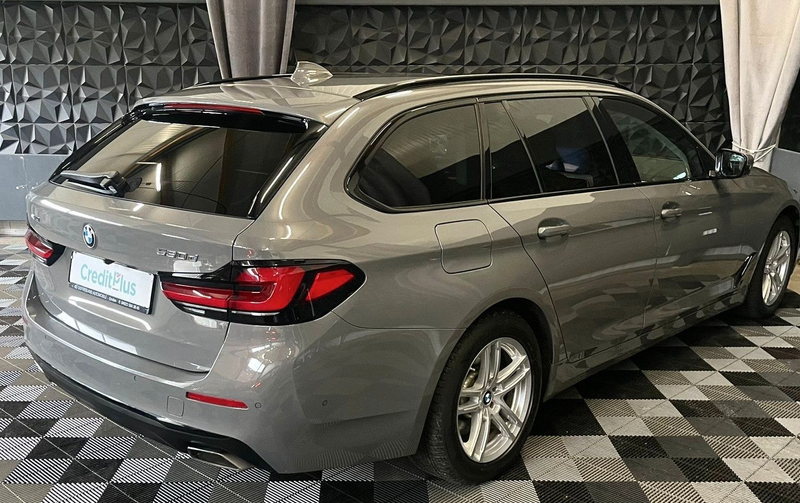 BMW 530 dTouring xDrive, Laser,Head-up, Standheizung — photo 7