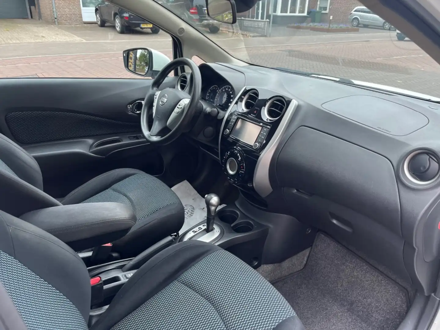Nissan Note 1.2 DIG-S CONNECT ED AUTOMAAT / AIRCO-ECC / NAVI / Wit - 2