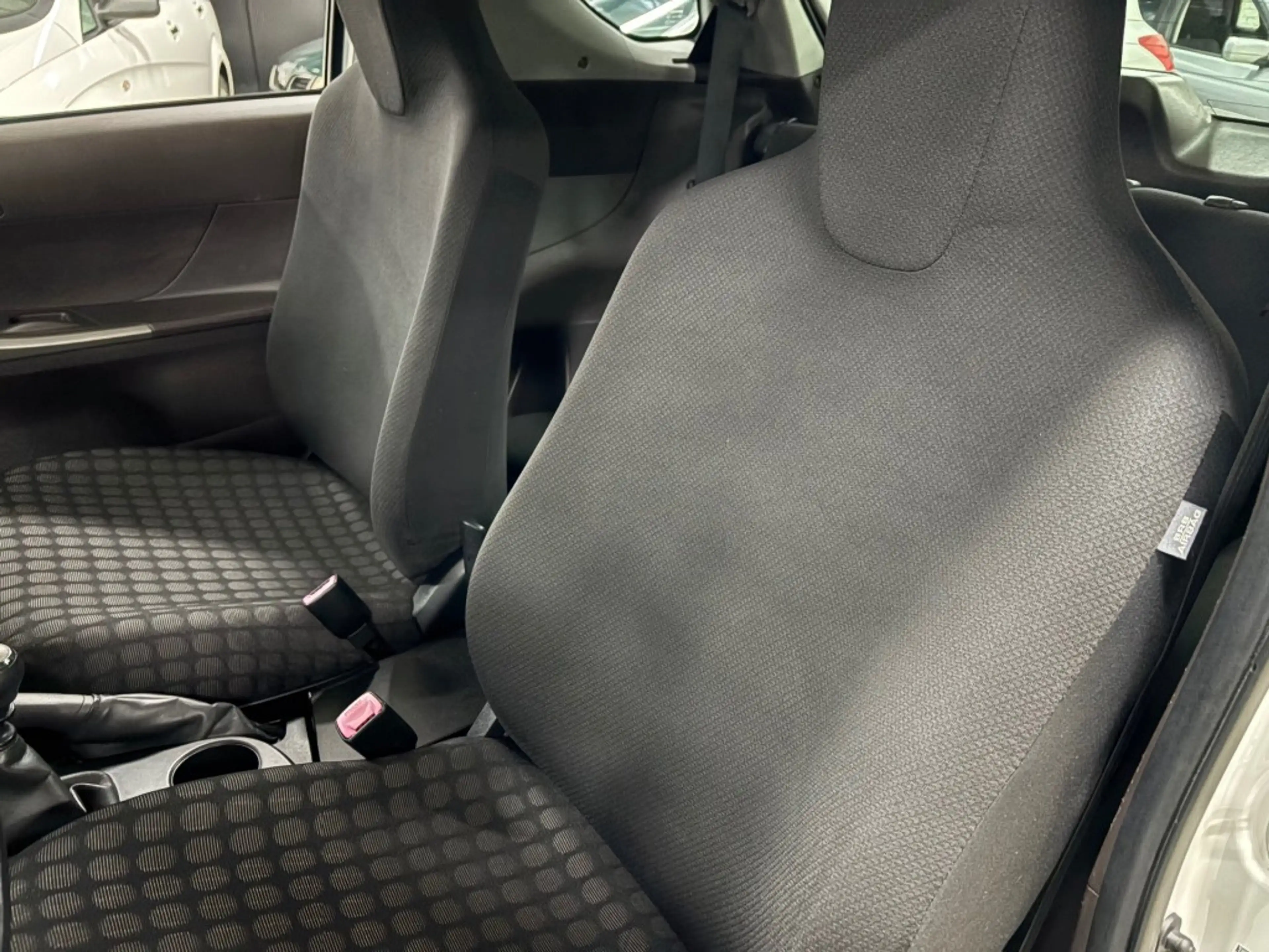 Toyota iQ 1.0 VVTI Stuurbekrachtiging Elec. Pakket AUX NAP — photo 4