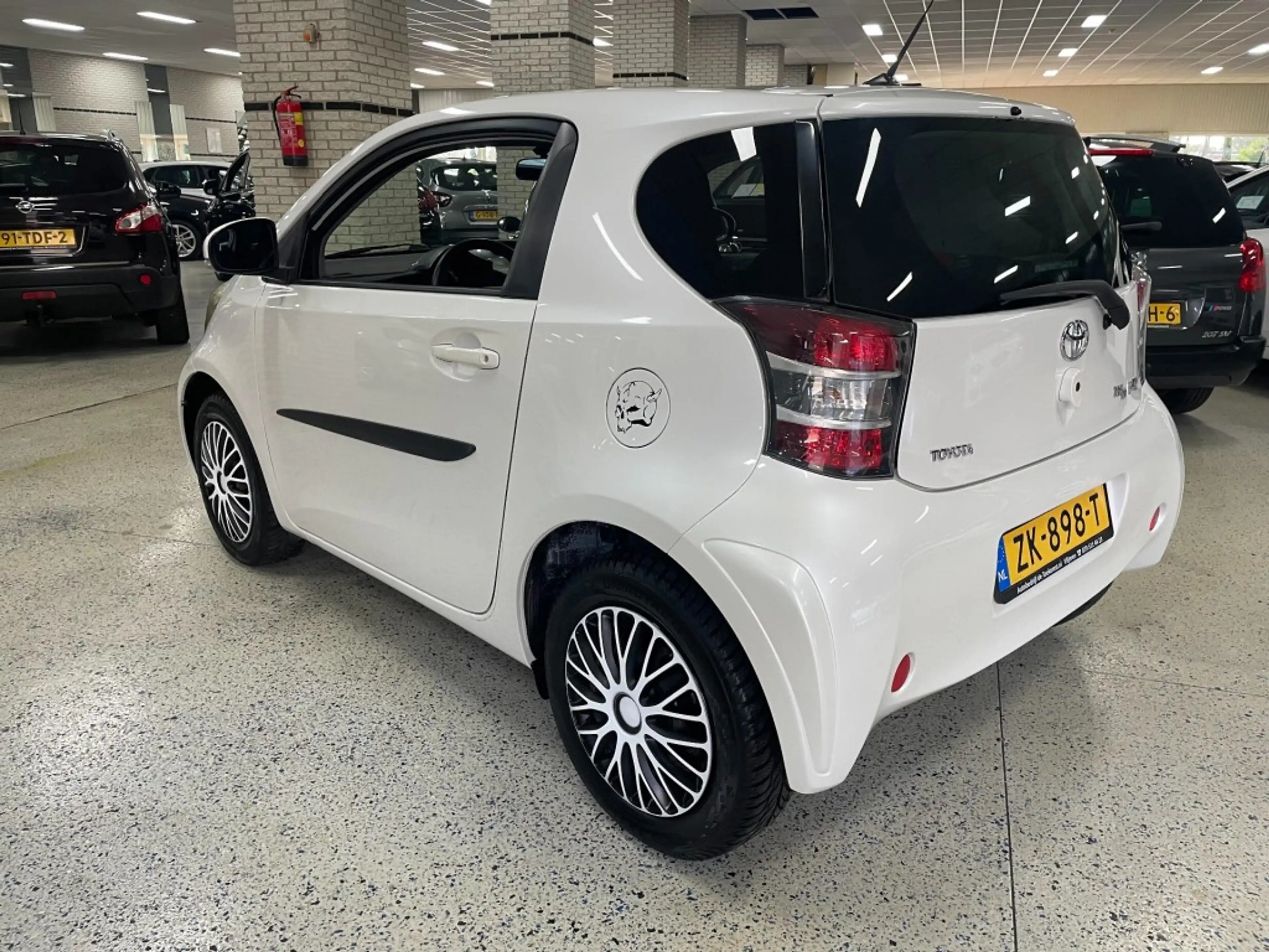 Toyota iQ 1.0 VVTI Stuurbekrachtiging Elec. Pakket AUX NAP — photo 2