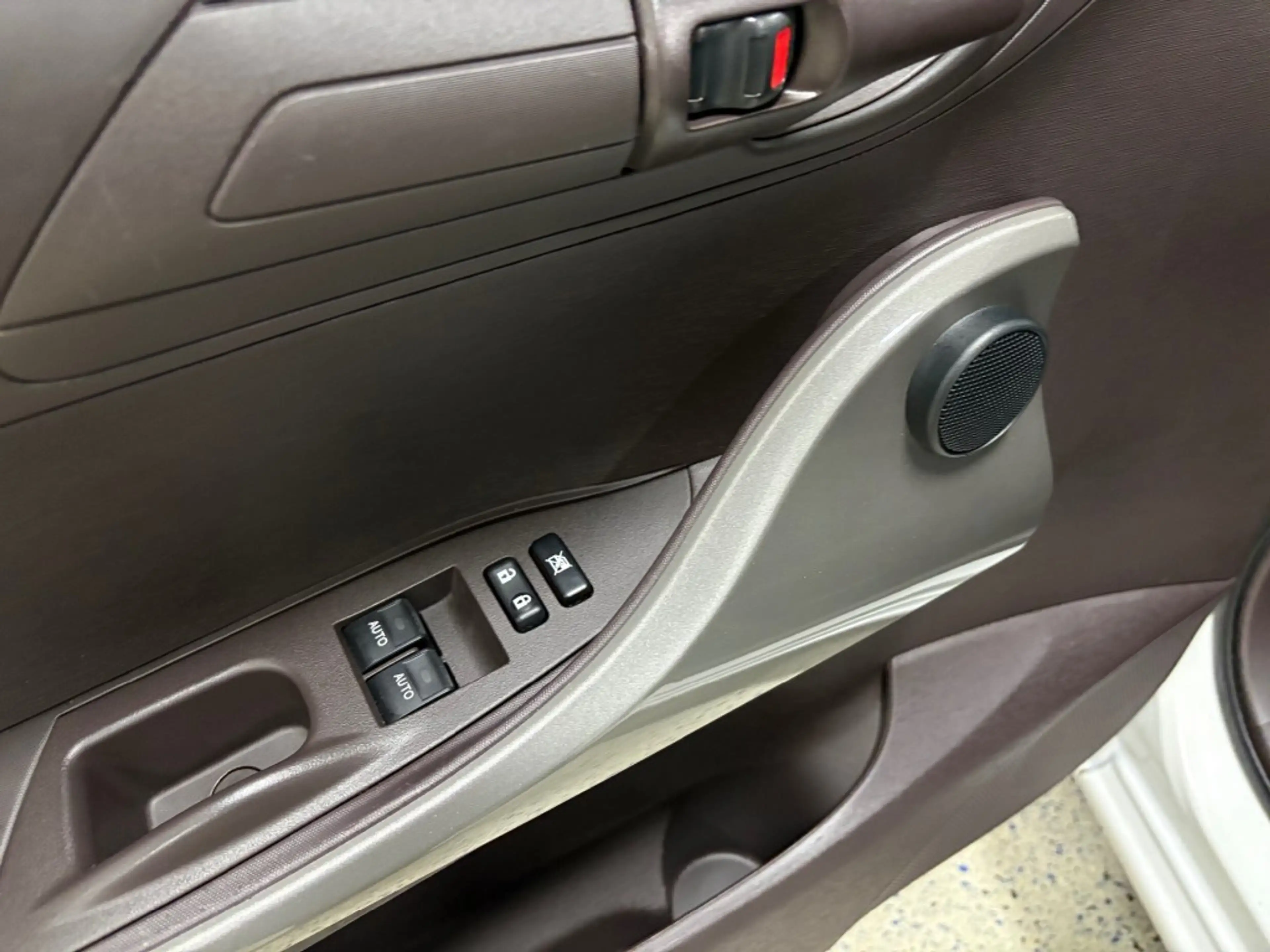 Toyota iQ 1.0 VVTI Stuurbekrachtiging Elec. Pakket AUX NAP — photo 6