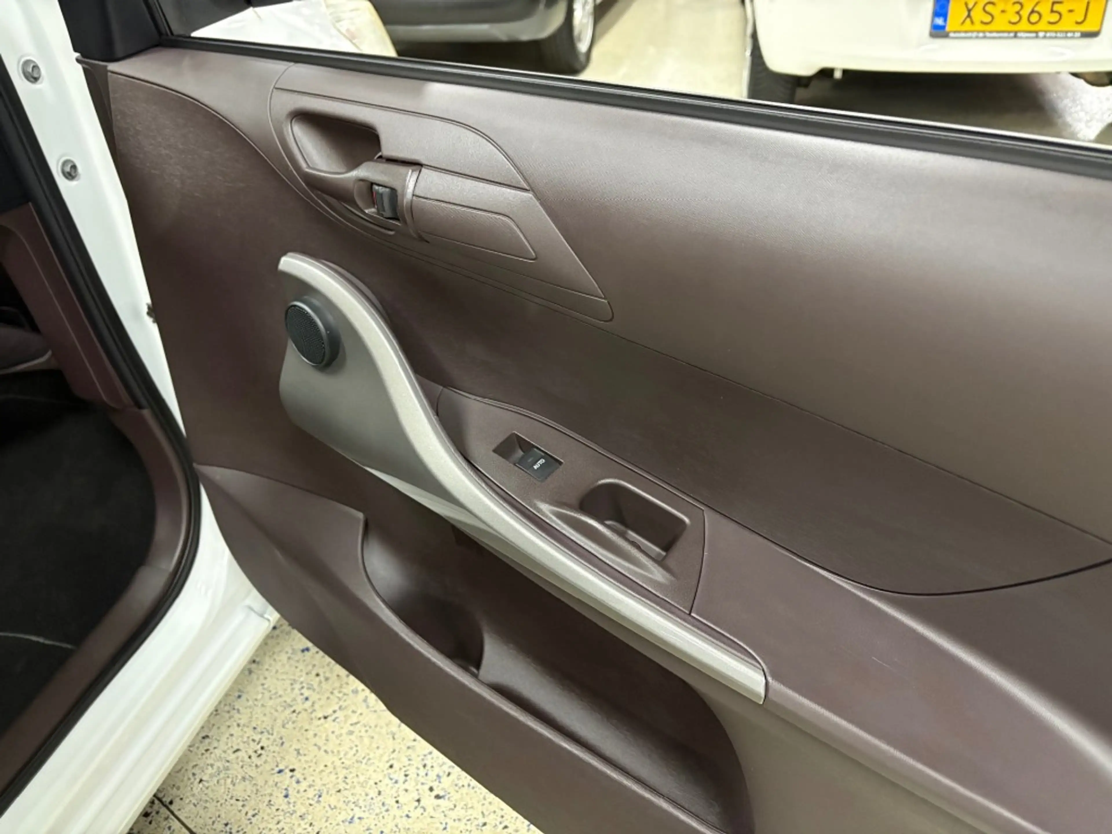 Toyota iQ 1.0 VVTI Stuurbekrachtiging Elec. Pakket AUX NAP — photo 9