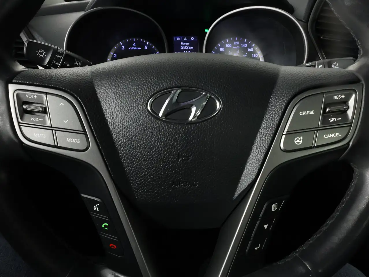 Hyundai SANTA FE photo Hyundai SANTA FE