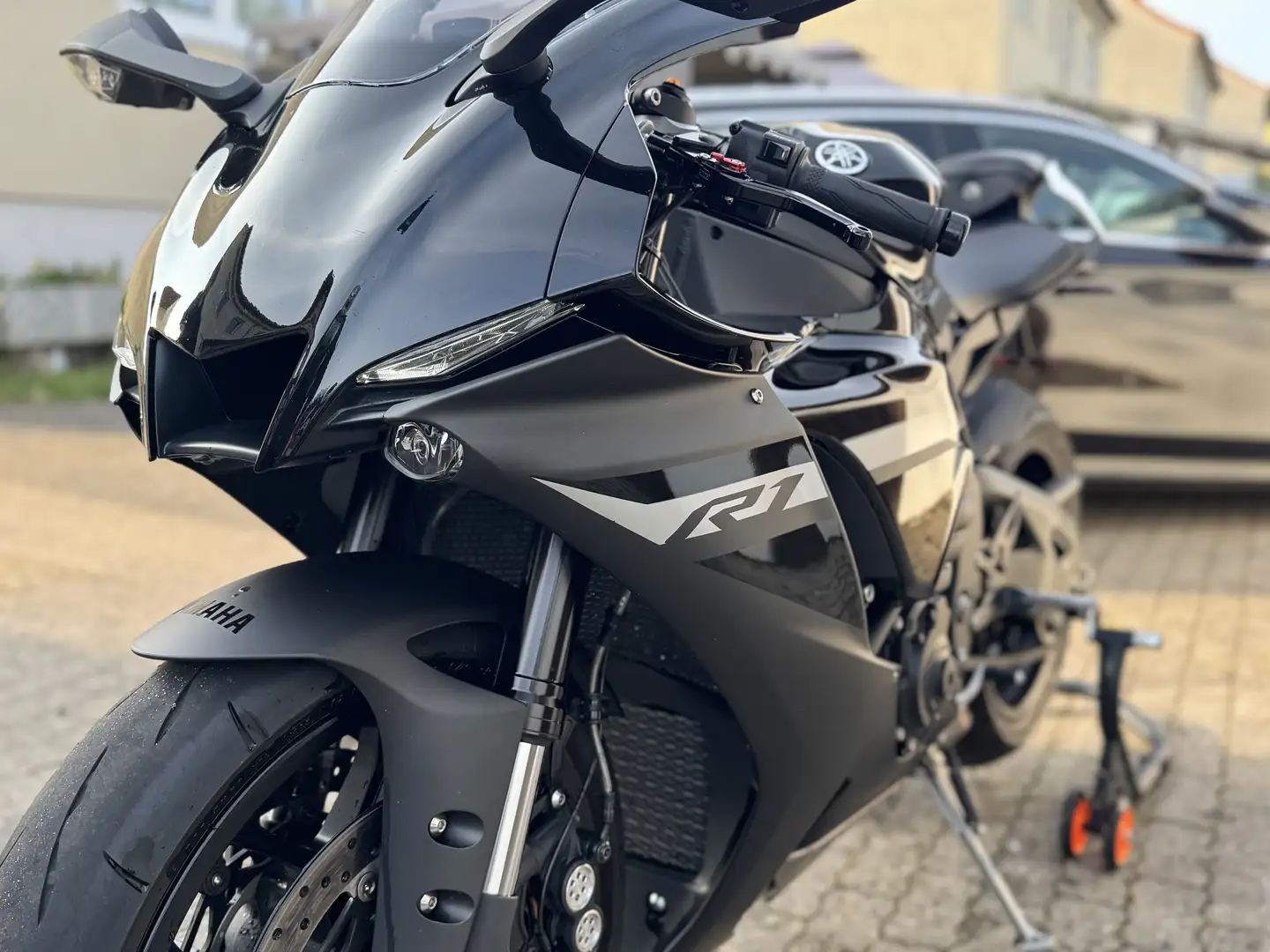 Yamaha YZF-R1 - 1