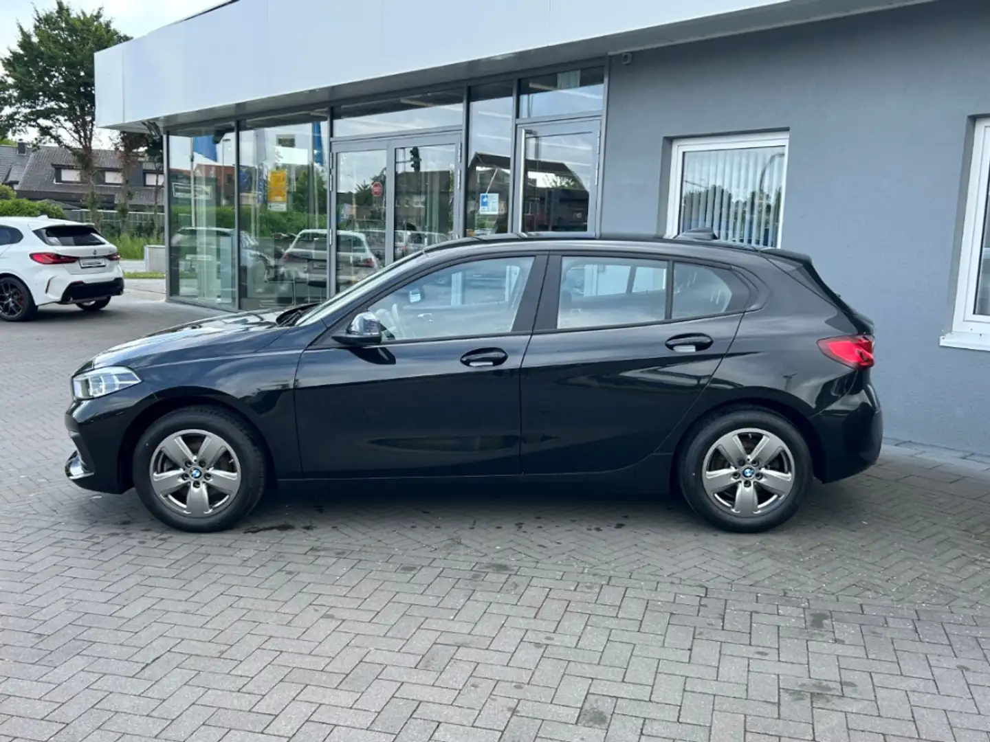 BMW 116 i Advantage Lenkr.-hzg. LED Carplay Schwarz - 2