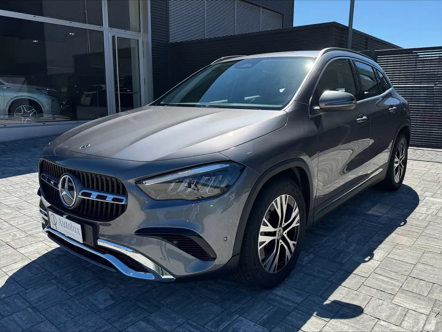 Mercedes-Benz GLA 180 GLA 180 d Progressive Advanced auto Gris - 1