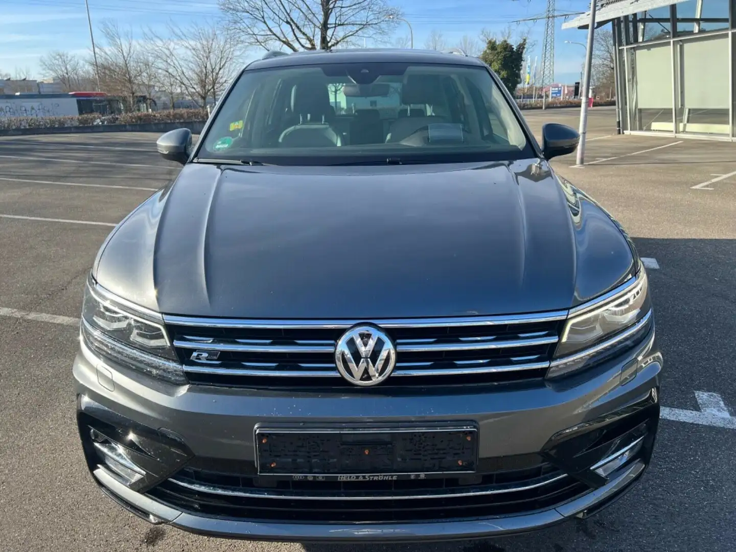 Volkswagen Tiguan Highline R-Line/4x4/AUT/PANO/VIRTUAL Grau - 2