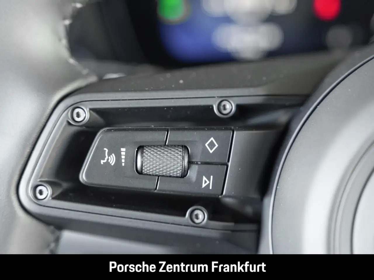 Porsche Macan 4S BOSE Luftfederung Panorama InnoDrive 12