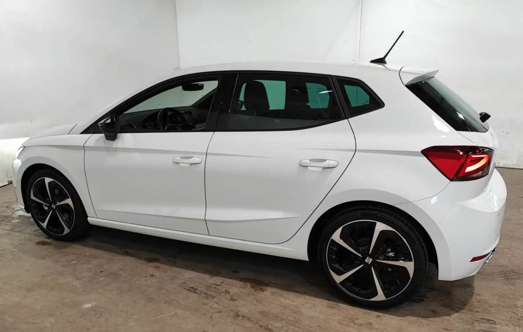 SEAT Ibiza FR/ 1.Hand/ 45 Monate Garantie* Weiß - 2
