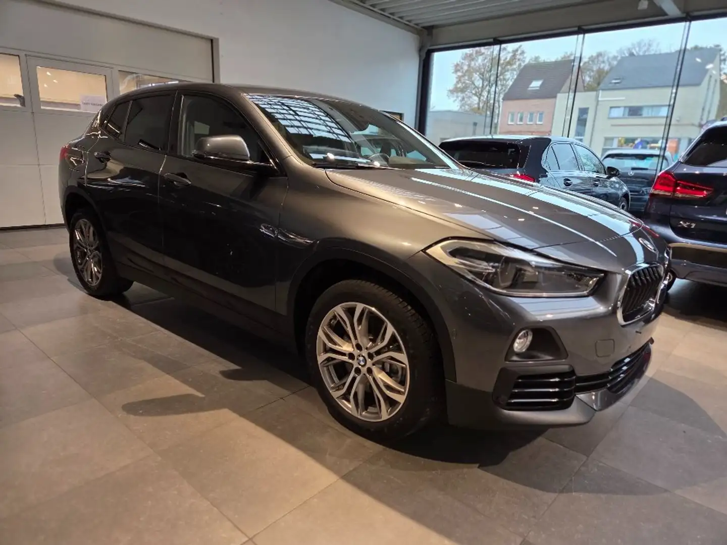 BMW X2 X2 sDrive20i Aut. Gris - 2