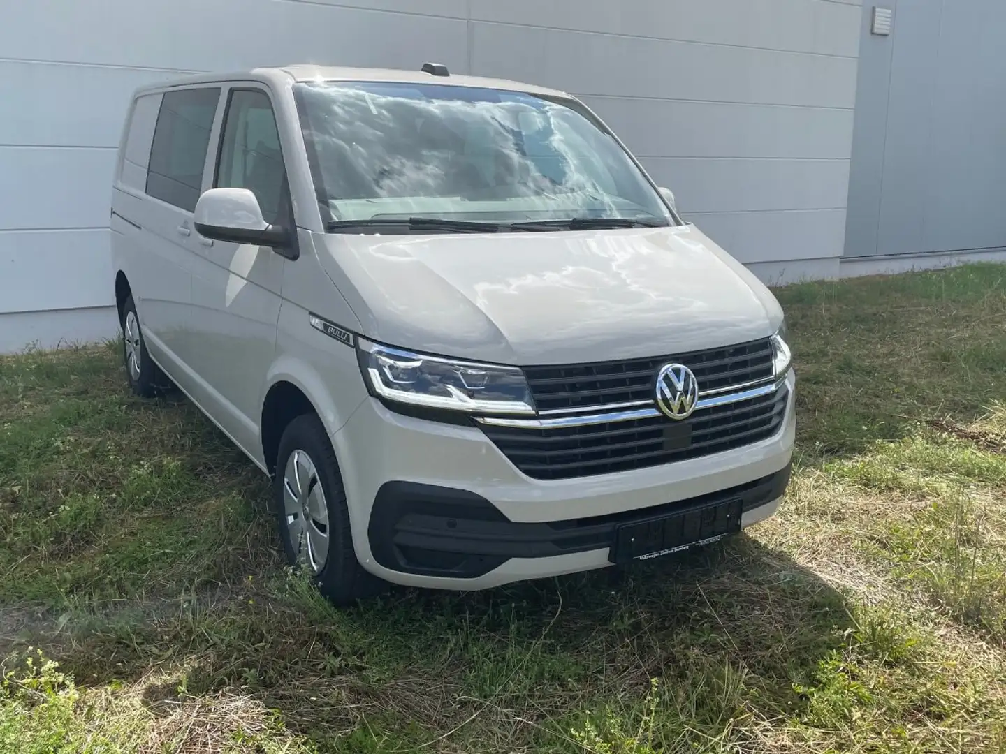 Volkswagen T6.1 Transporter Grau - 1