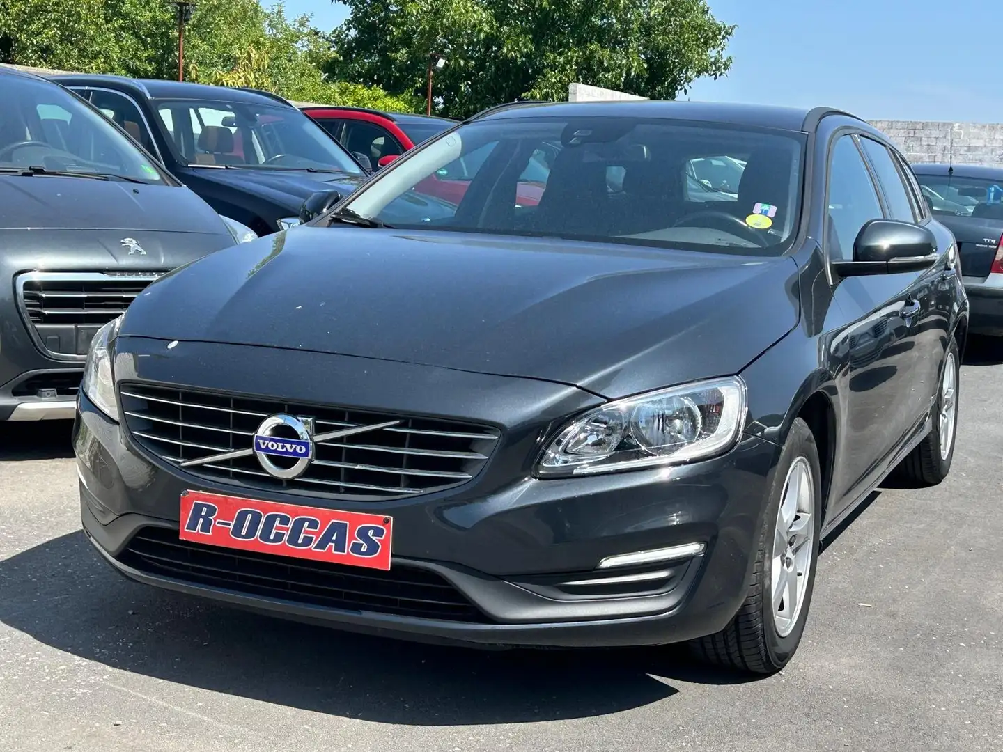 Volvo V60 1.6 D2 Momentum NAVIGATION/CLIMATISATION Gris - 1