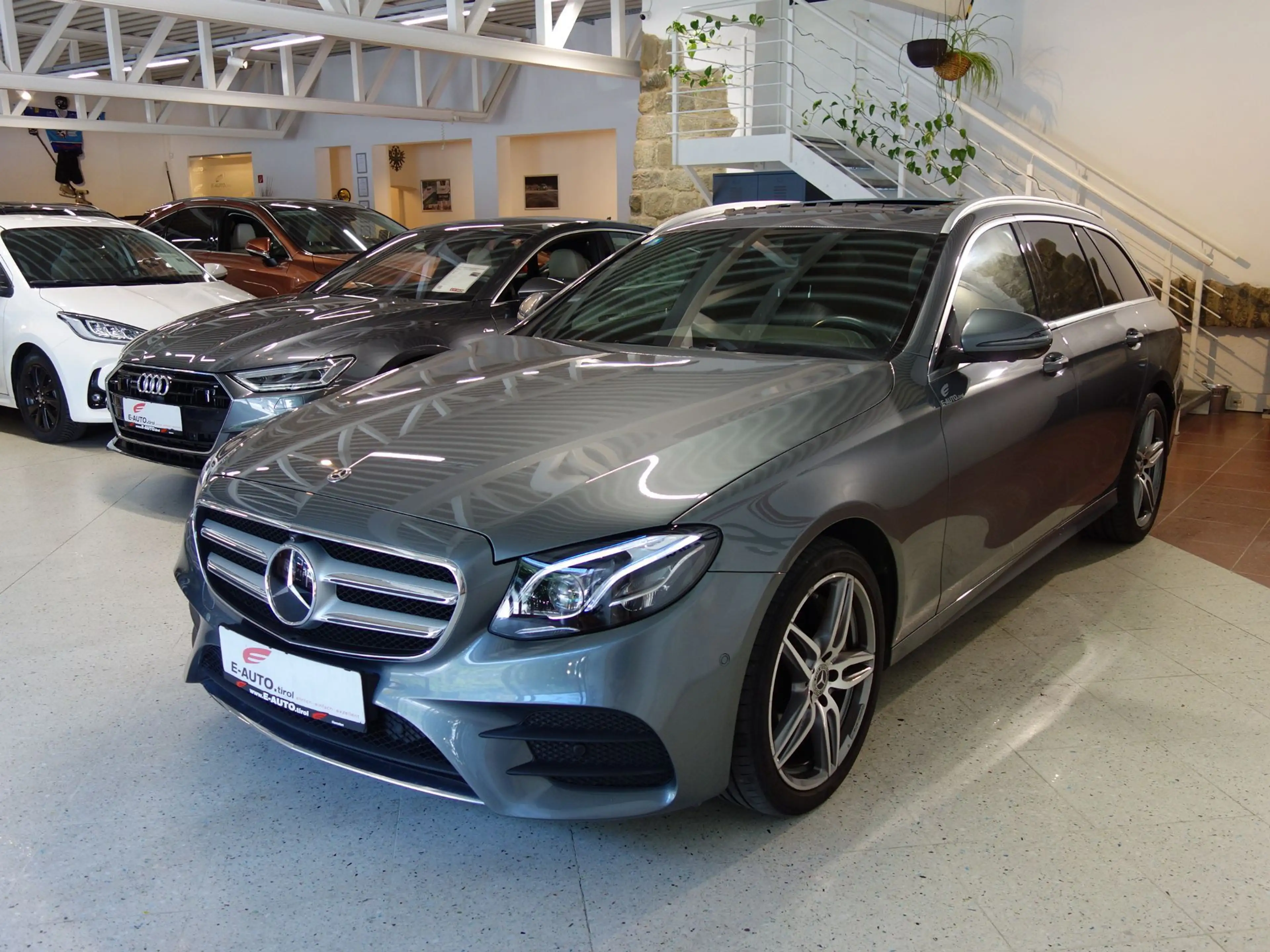 Mercedes-Benz E 350 d T V6 4M. Aut. *AMG SPORTPAKET *VOLL *BURMESTER — photo 5