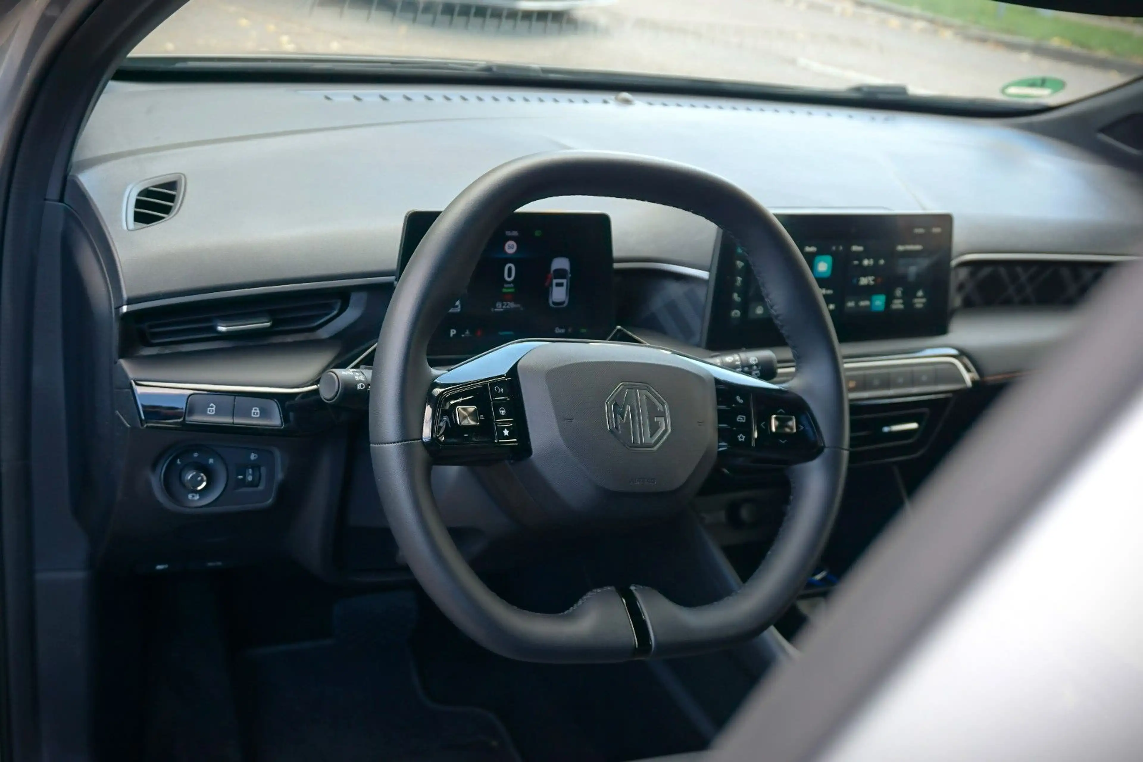 MG MG3 1.5 Hybrid+ 143 kW Luxury / 360° / ACC / — photo 7