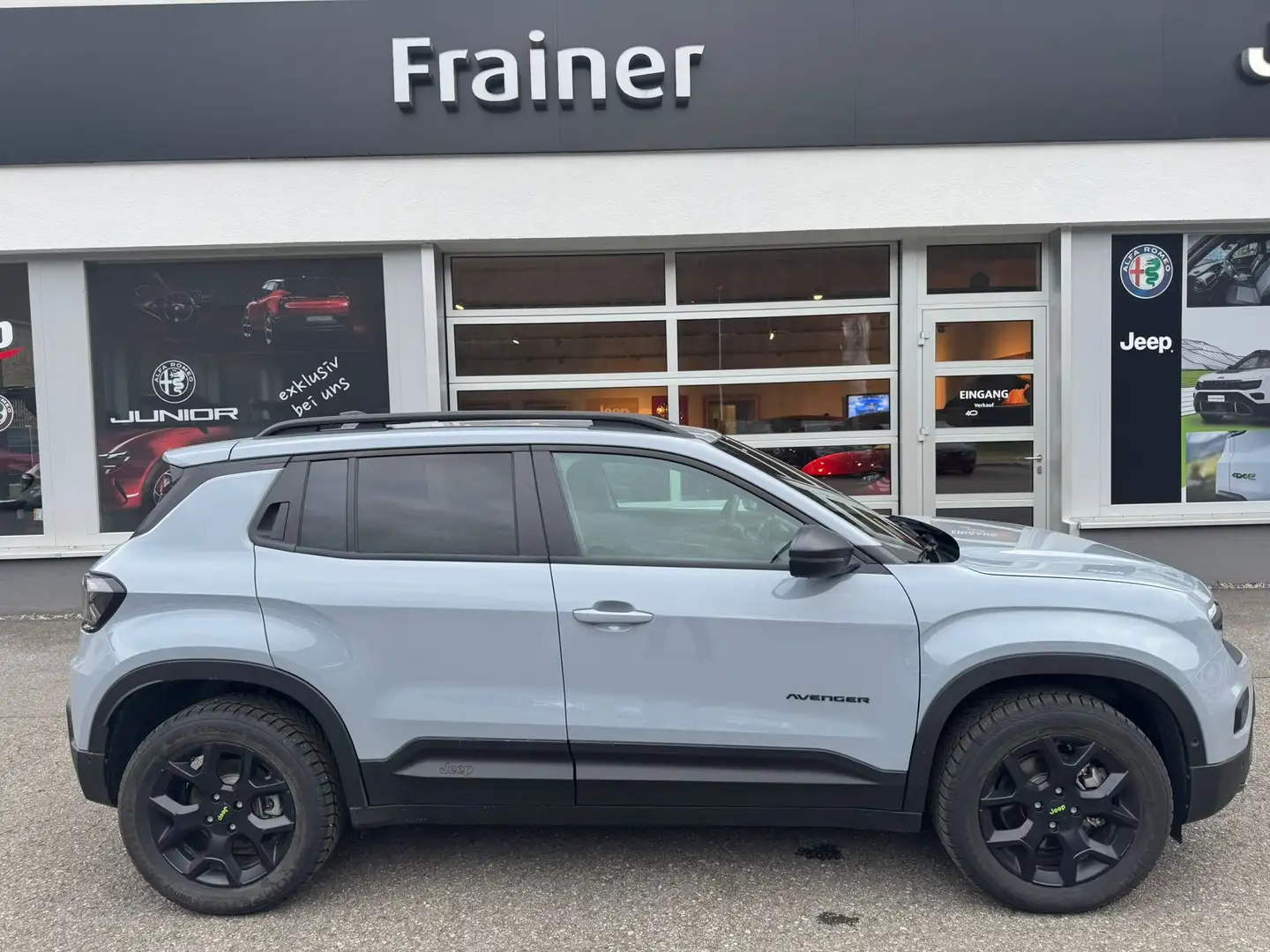 Jeep Avenger Overland Mild-Hybrid 4xe 145PS ALLRAD Grau - 2