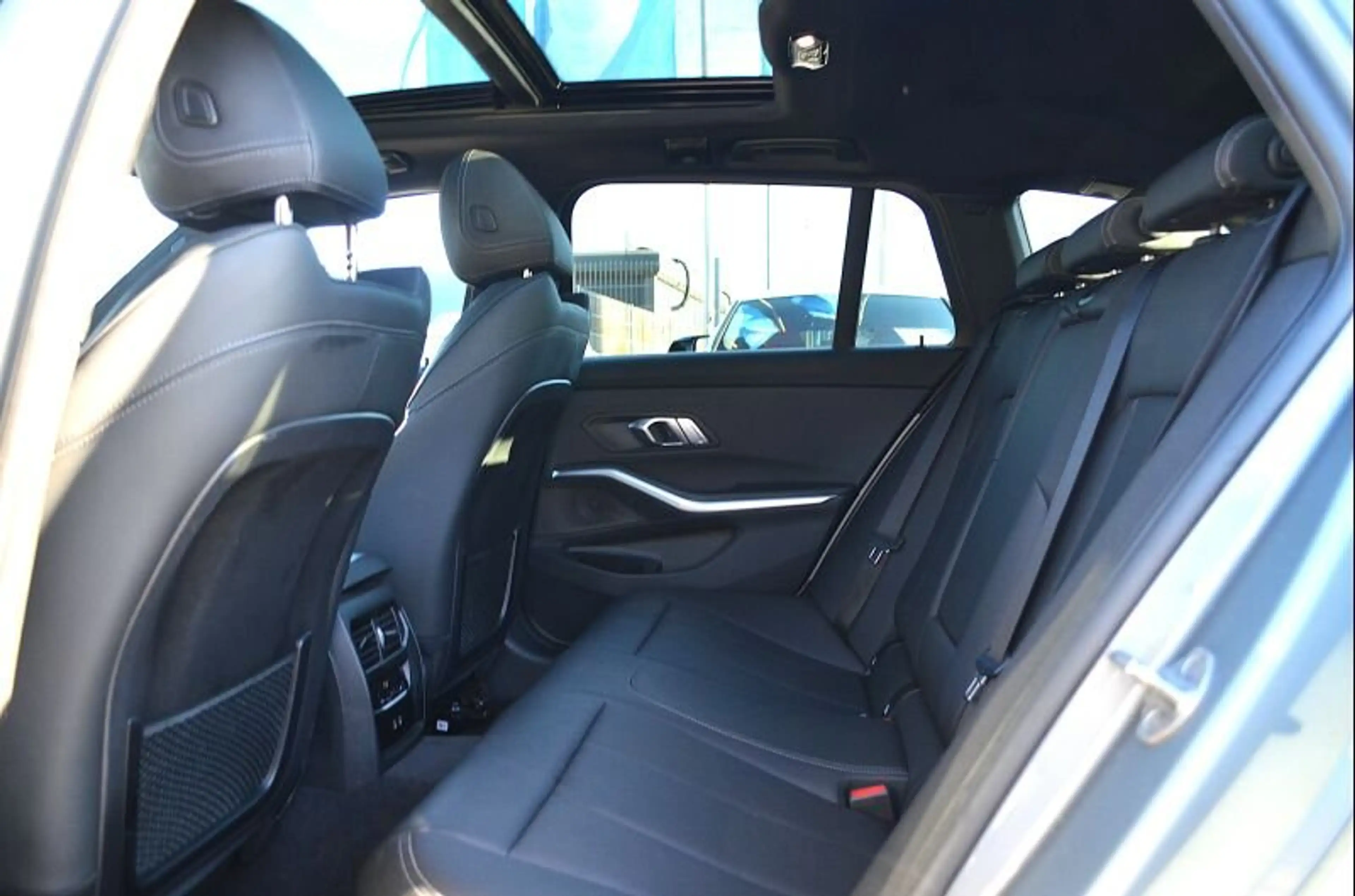 BMW 320 e Touring M Sport LiveCptProf.Ad.LED.Pano.ACC — photo 9