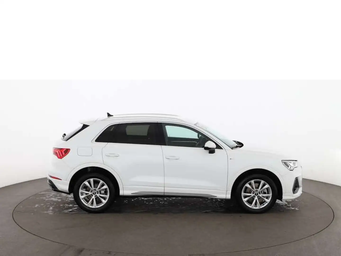 Audi Q3 45 TFSI e S-Line Aut MATRIX RADAR NAVI R-CAM Weiß - 2