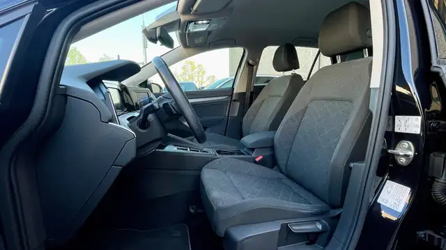 Volkswagen Golf view 10