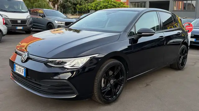 Volkswagen Golf view 3