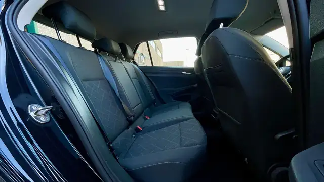 Volkswagen Golf view 12