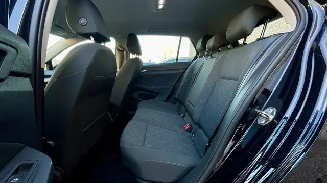Volkswagen Golf view 11