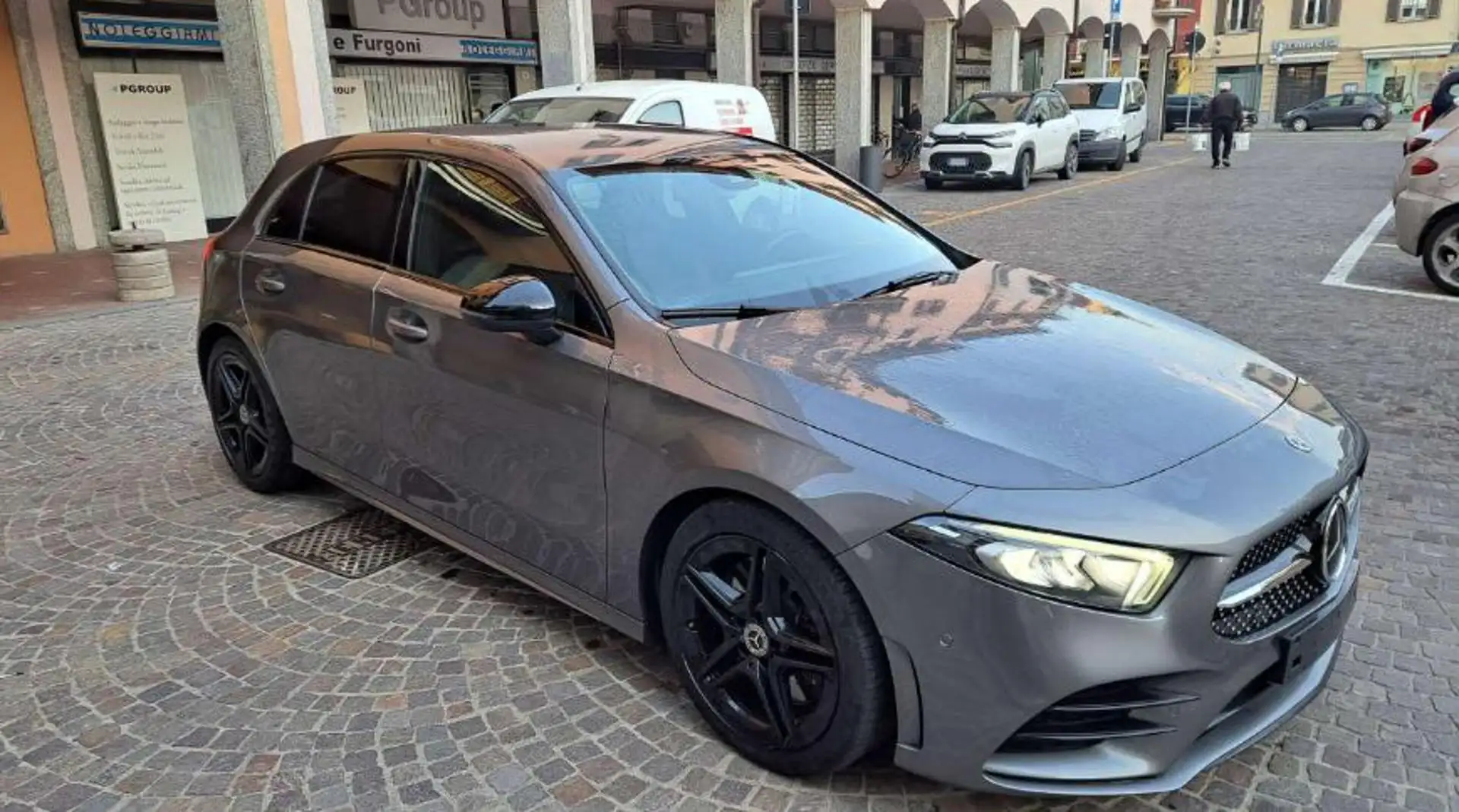Mercedes-Benz A 250 Automatic Premium Gris - 1