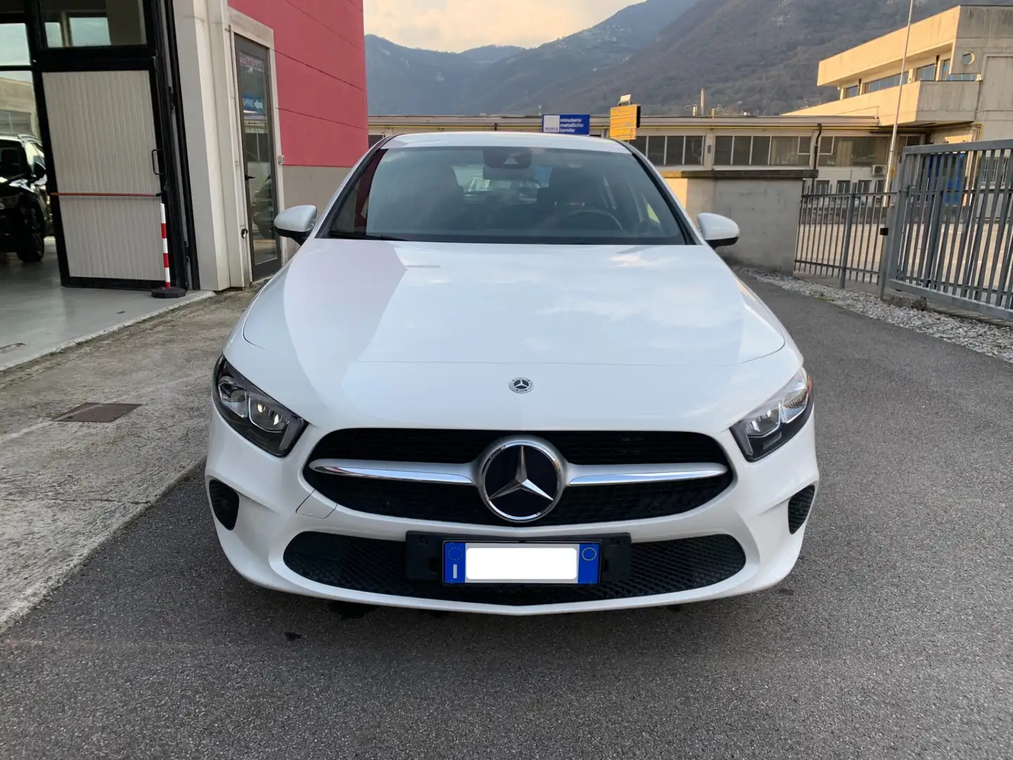 Mercedes-Benz A 250 A 250 e Automatic Plug-in hybrid Business Extra Bílá - 2