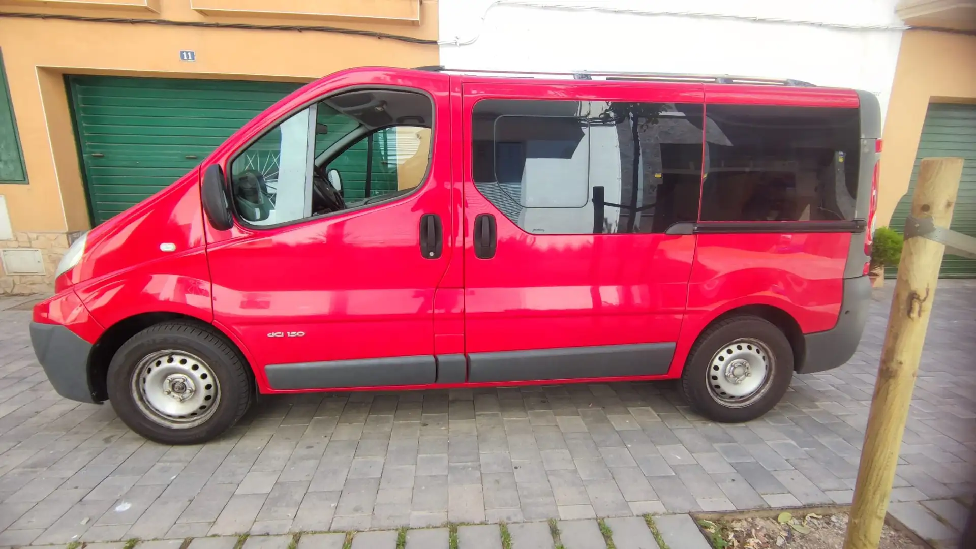 Renault Trafic Trafic 2.5DCi Passenger Authentique Passenger Auth Rojo - 1