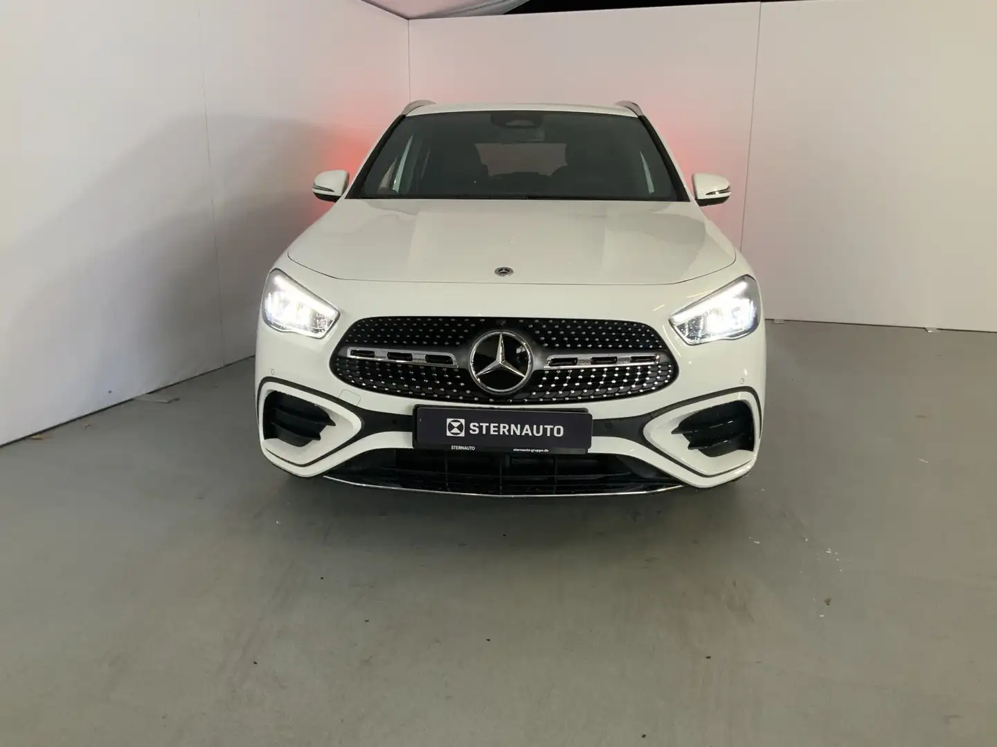 Mercedes-Benz GLA 200 GLA 200 d AMG AHK Sound RüKam Ambiente KEYLESS++ Weiß - 2