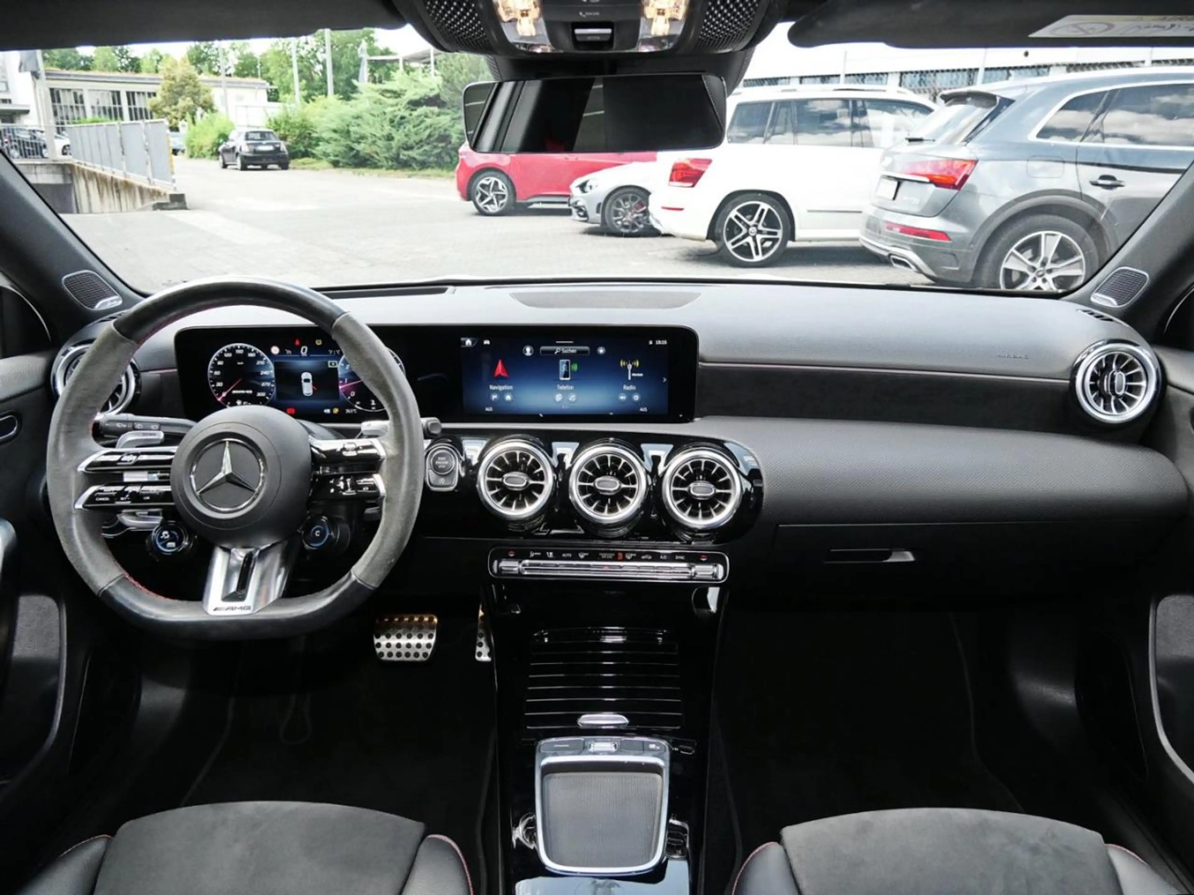 Mercedes-Benz A 45 AMG S 4M+ Panorama 360° Burmester HeadUp — photo 12