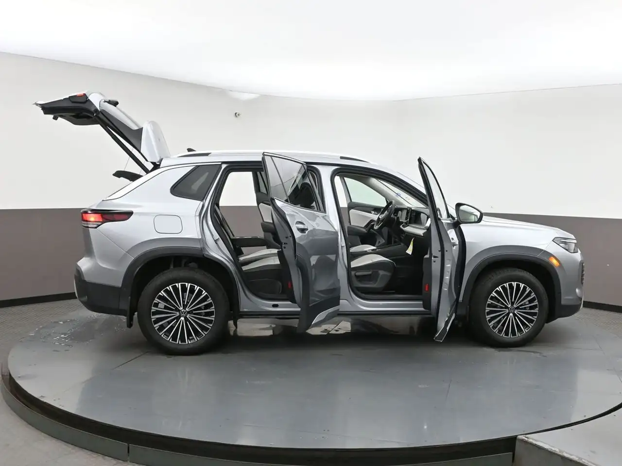 Volkswagen Tiguan снимка Volkswagen Tiguan