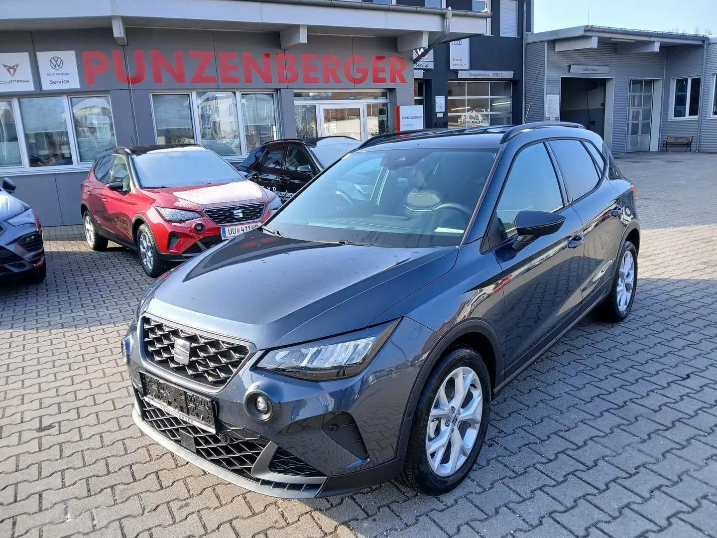 SEAT Arona FR 1.0 TSI DSG Grau - 1