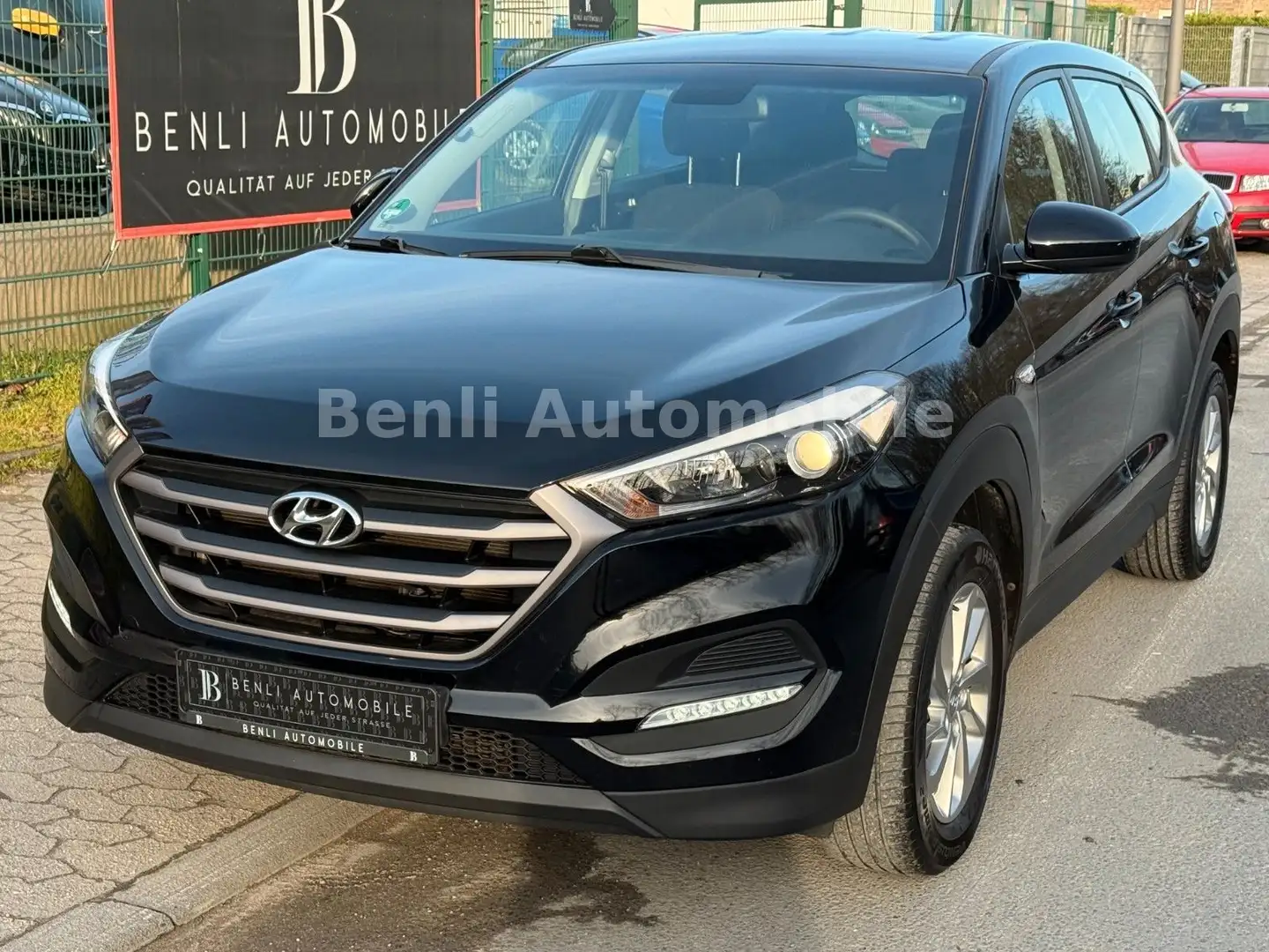 Hyundai TUCSON blue Classic 2WD/KLIMA/SCHKHFT/START-STOP Noir - 1