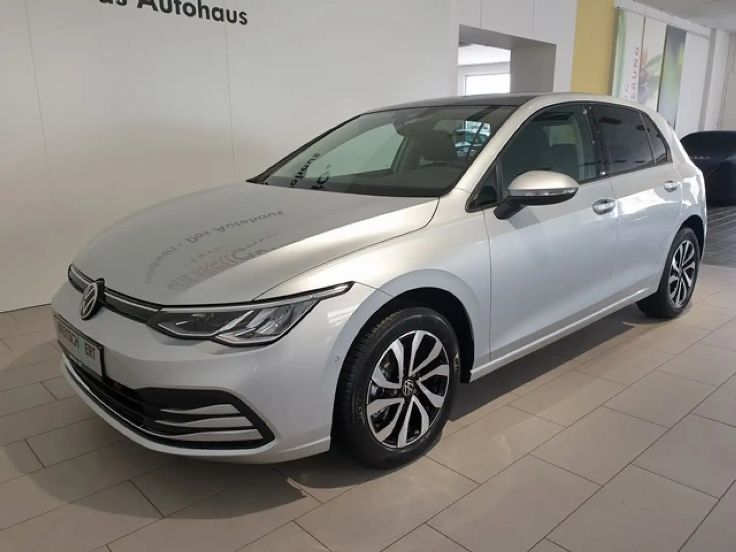 Volkswagen Golf 1.5 eTSI Active DSG AHK PanoD LED ACC RFK Nav Silber - 2