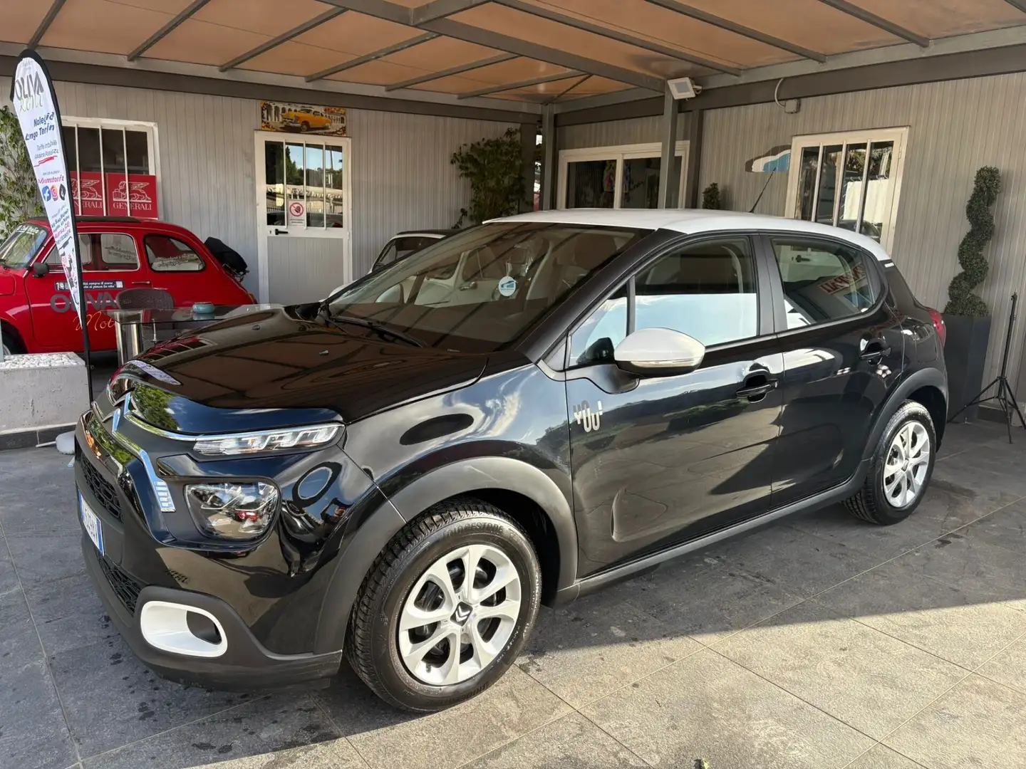 Citroen C3 PureTech 83 S&S Plus Schwarz - 1