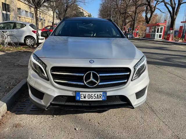 Mercedes-Benz GLA 250 GLA 250 Premium 4matic auto